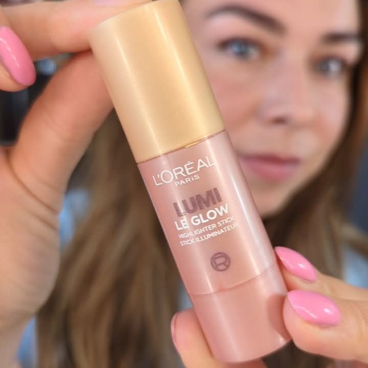Instagram post by @thebeautycreator.nl for Buzzador. Caption reads: [...] Couture Gifted by @lorealparis & @buzzador....