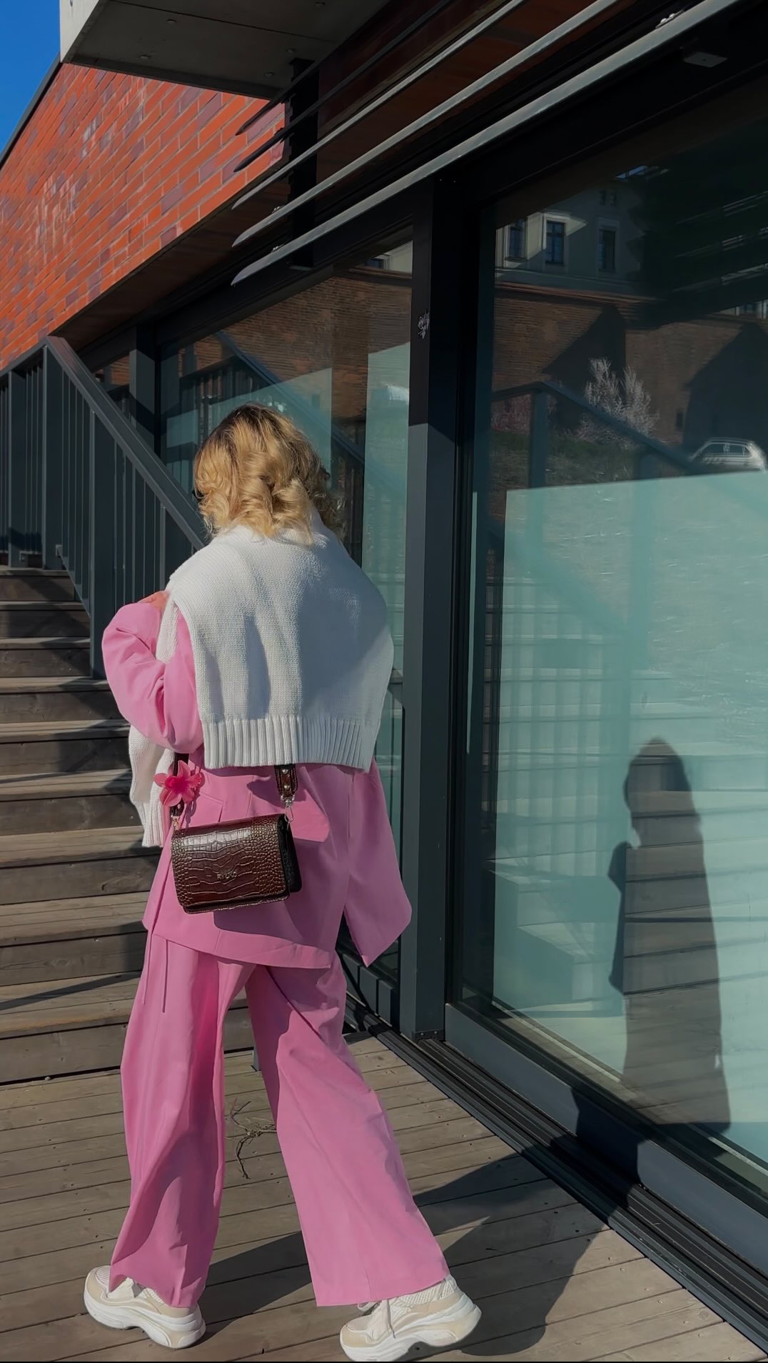 Instagram post by @joy_liifeee for Notino. Caption reads: Koniec wakacji, ale wspomnienia zostają ✨....