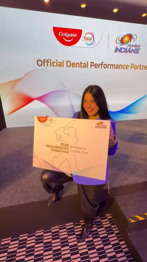 Instagram post by @leen_kaurr for Colgate. Caption reads: [...] I hope all other teams start this too.....