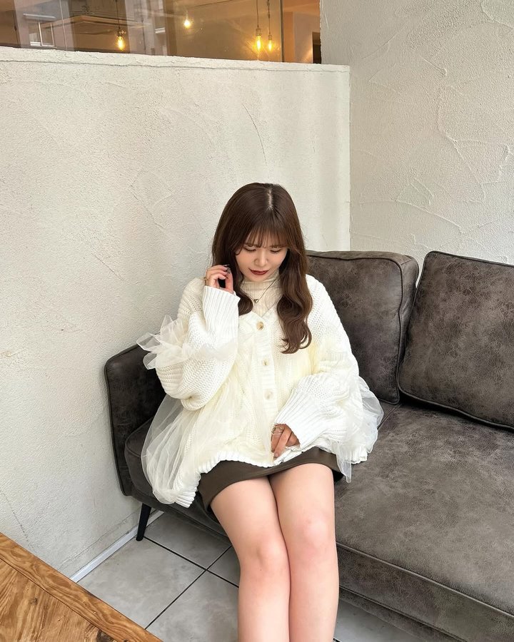 Instagram post by @___maru_15 for Olu.. Caption reads: ⌇ @olu.myself 2wayチュールドッキングオーバーサイズカーディガン𓂃 [...].