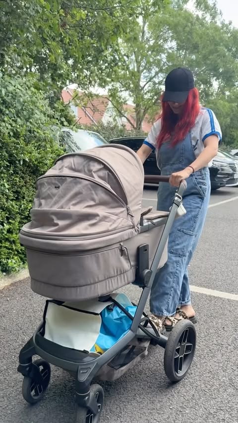 Instagram post by @diannebuswell for Maxi-Cosi. Caption reads: [...] little solo mum days together 🥹 Our....