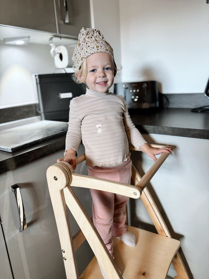Instagram post by @daisarellablogs for Goodevas. Caption reads: [...] Montessori Folding Helping Stool from....