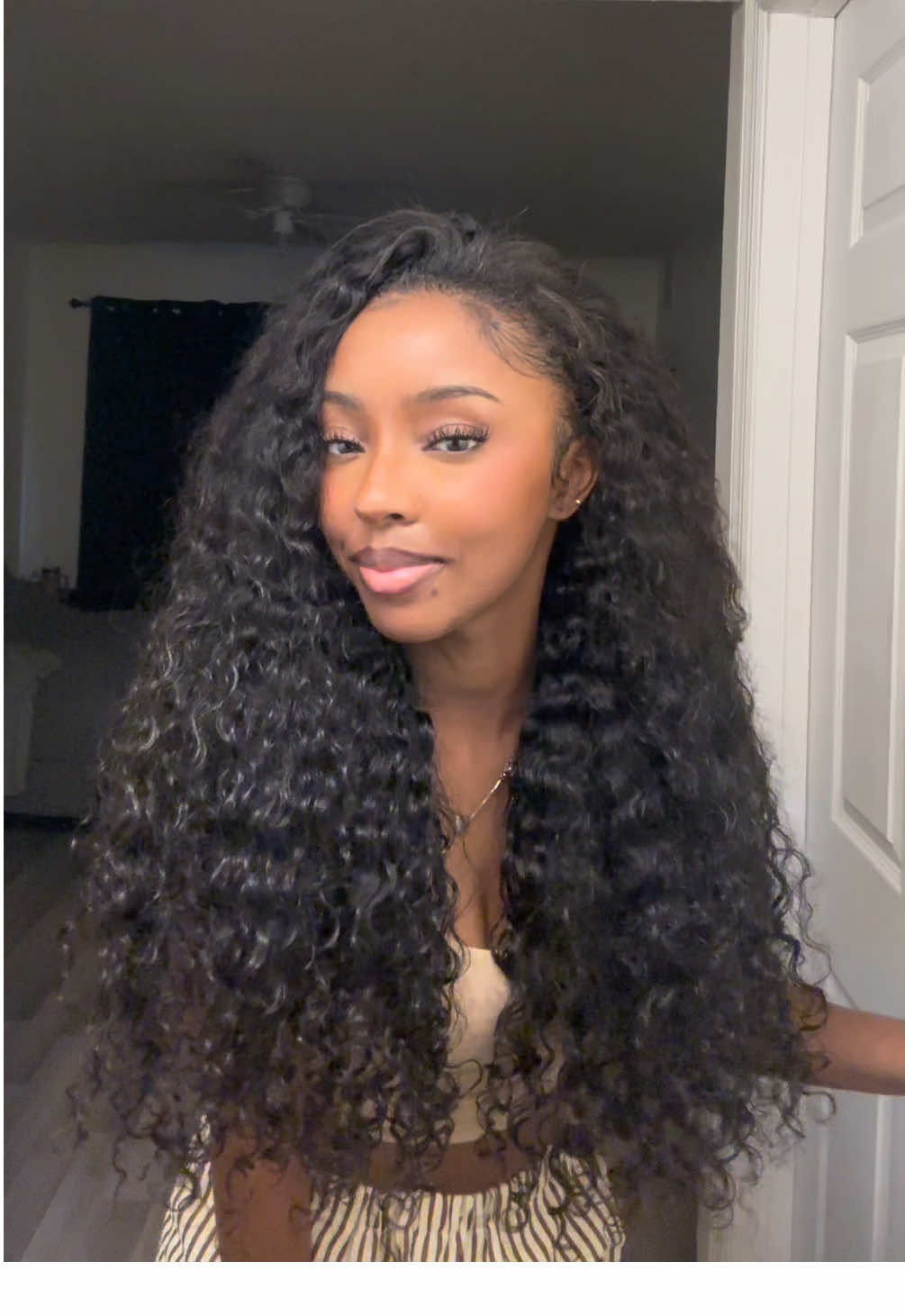 TikTok post by @shaylaaaa25 for OQHAIR. Caption reads: [...] hair is honestly soo 🔥🔥 @OQHAIR....
