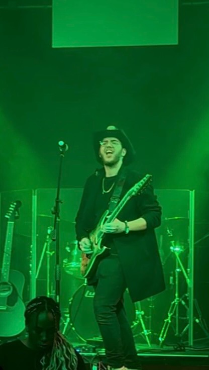 Instagram post by @arminaban for Shure. Caption reads: [...] GTX 100 Footswitch: GTX-7 @fender Mics:....