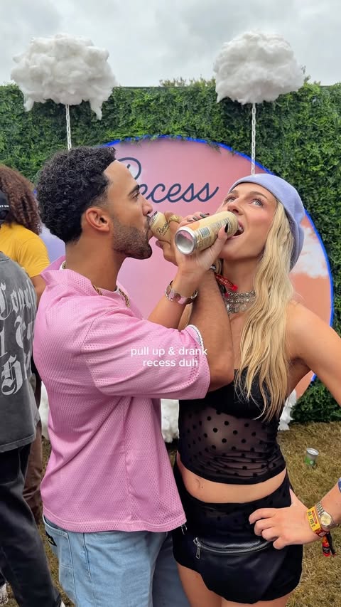 Instagram post by @amandamonsen for Recess. Caption reads: [...] of sipping & screaming at acl with....