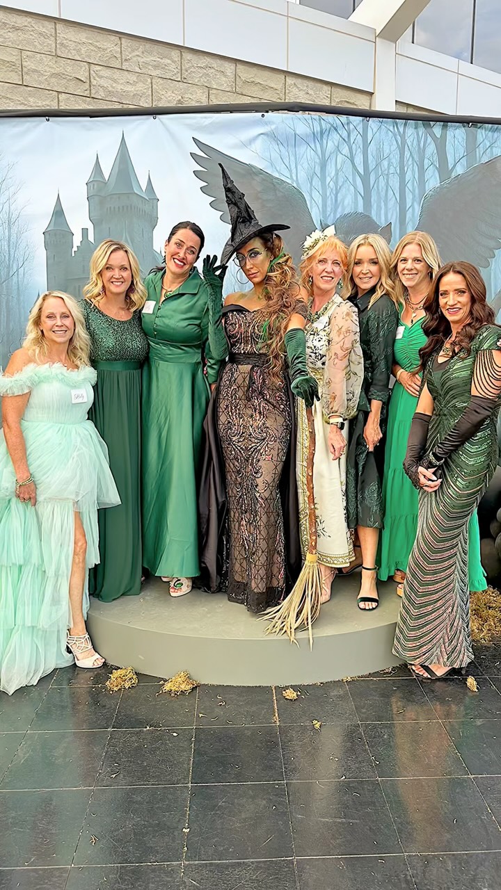 Instagram post by @theglitzypear for Young Living. Caption reads: I just want to live each day to the fullest ✨ Some....