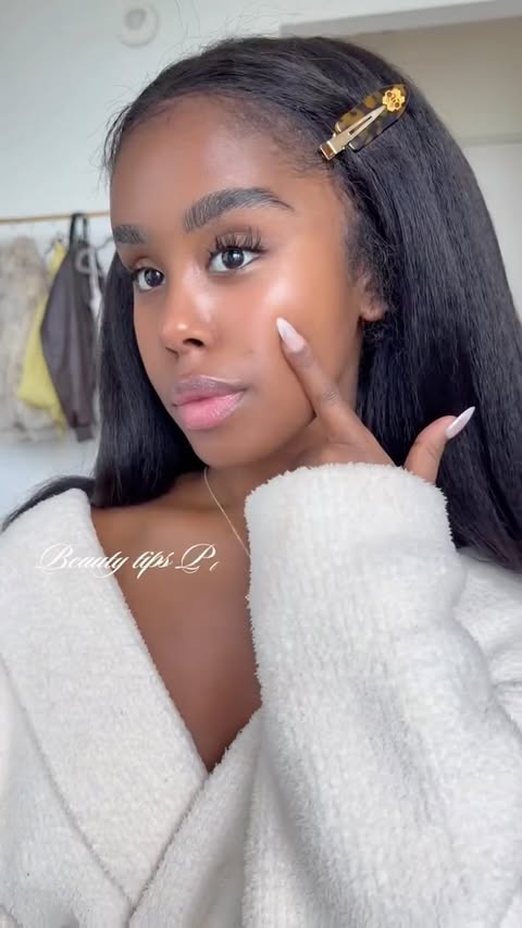 Instagram post by @annarennnn__ for Paulas Choice. Caption reads: Body skincare ✨✨ 
@paulaschoice.