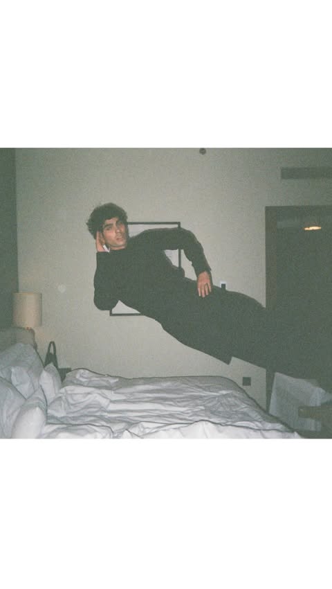 Instagram post by @jacobrott for Getty Images. Caption reads: can someone name this bird?
🎥 @gettyentertainment.