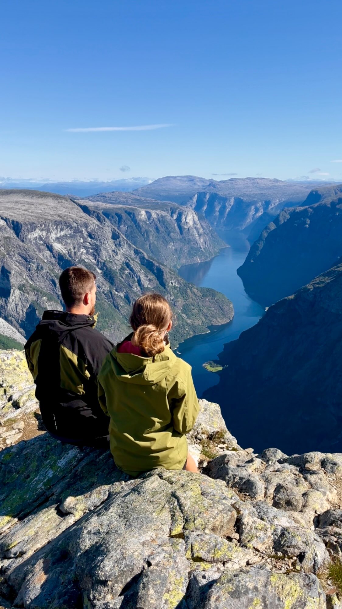 Instagram post by @kolekcjonujemy_wspomnienia for Regatta. Caption reads: Trzeba brać życie takim, jakie jest.

📉 Zawsze....