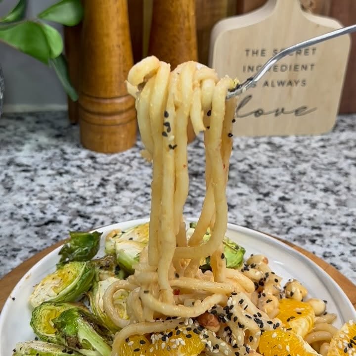 Instagram post by @princesss_layahhh for Purple Carrot. Caption reads: [...] 🥗 🌱 

This recipe is one of....