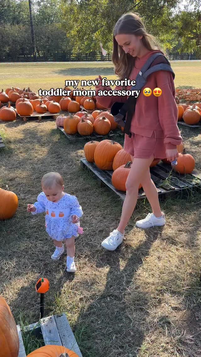 Instagram post by @jadenmcgrew for Boppy Italia. Caption reads: Raise your hand if Boppy got you through the early....