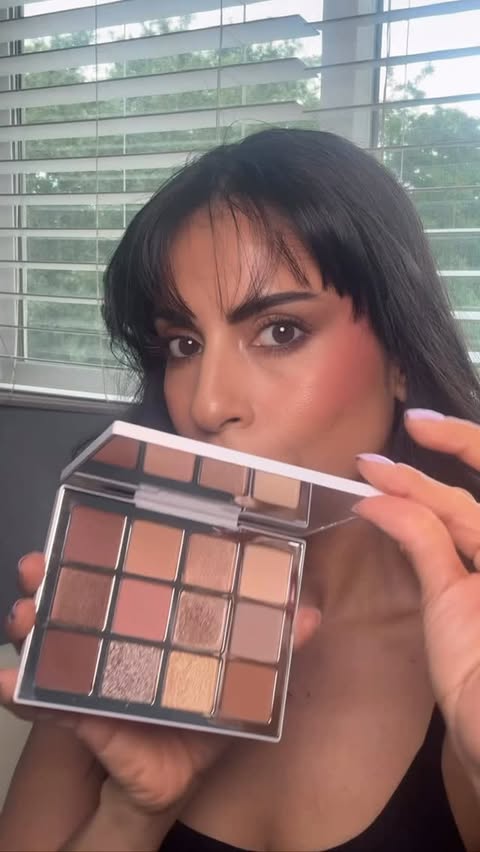 Instagram post by @beautybubble0326 for MAKEUP BY MARIO. Caption reads: [...] Palette: The Original . IS BACK -....