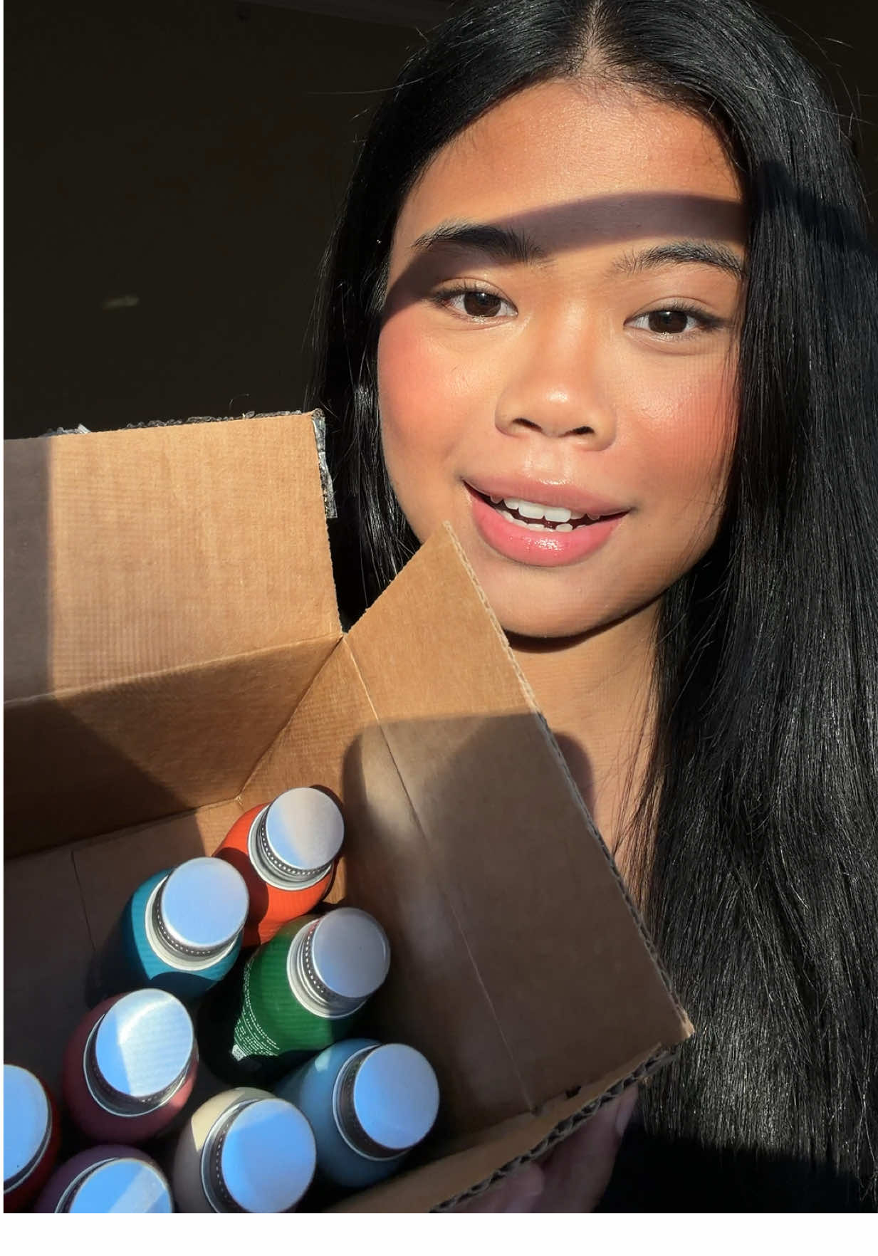 TikTok post by @stephwehrli for Mozi Wash. Caption reads: @Mozi Wash SO GOOD !!!!!!! Our clothes smell so....