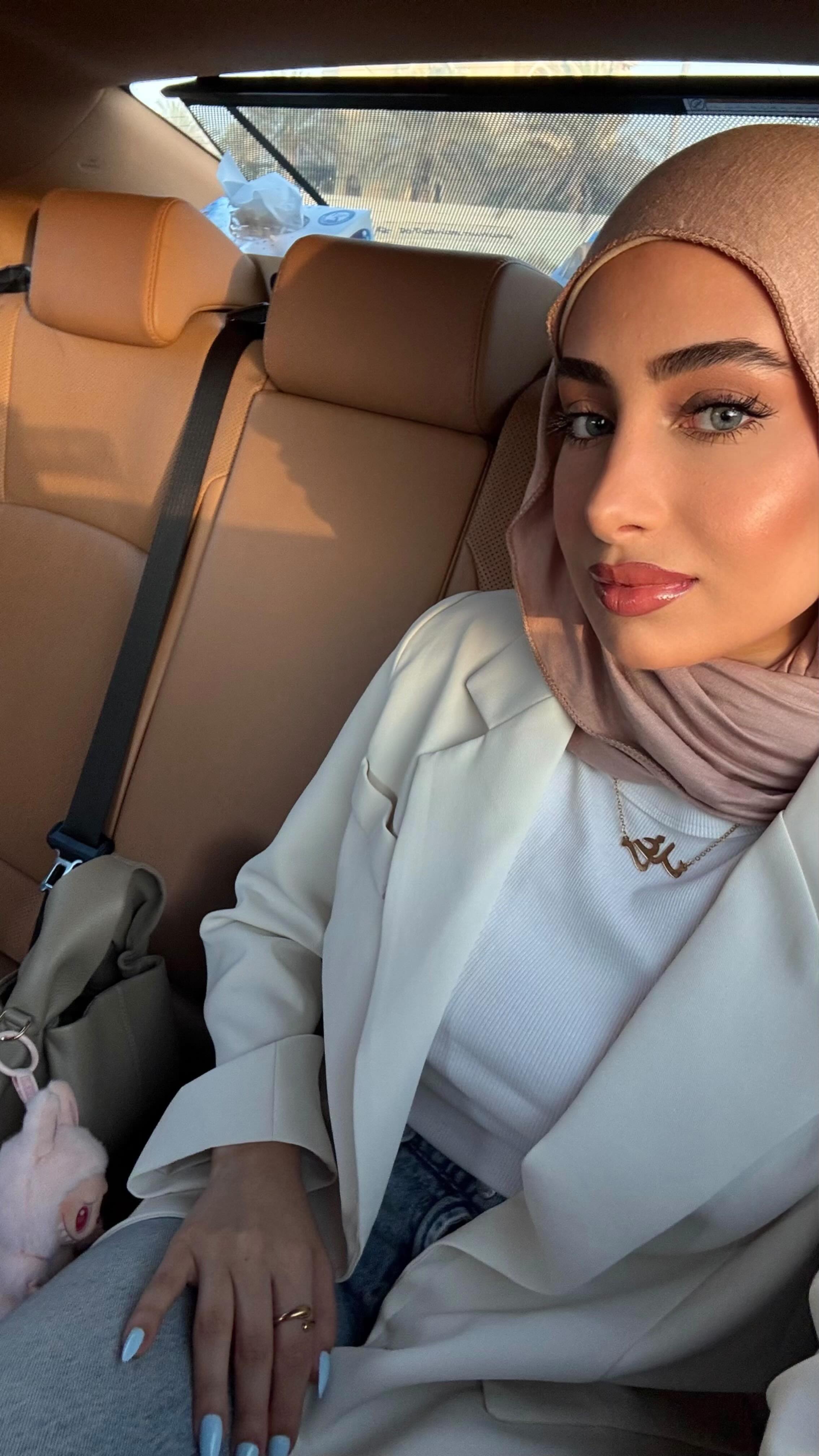 Instagram post by @rragoode for Unilever. Caption reads: سر البشرة الزجاجية 🤫🪞 @glowandlovely_arabia....