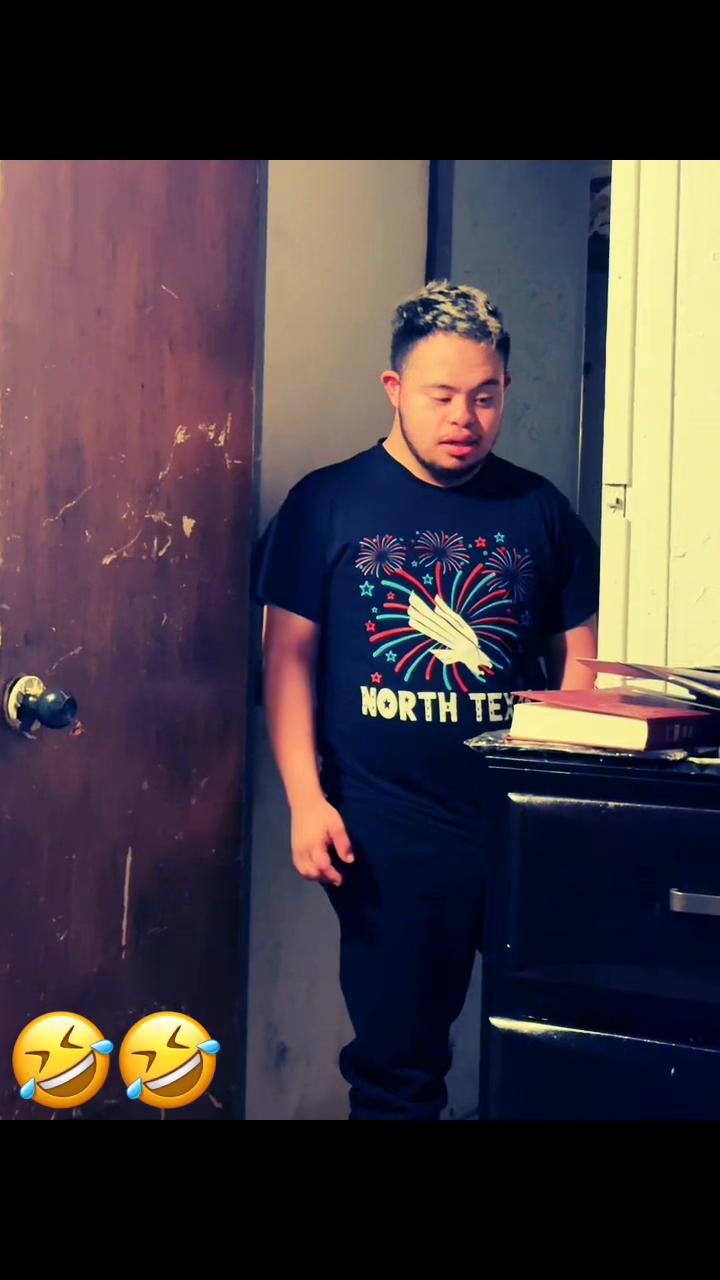 TikTok post by @el_chomitaas14 for Coachella. Caption reads: [...] #LIVEIsEasy #PaidPartnership @coachella....