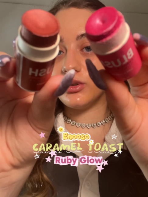 TikTok post by @lucrezia_giandalia for Enooso. Caption reads: Bronzy>>>> @enooso.it #enooso #blush #bronzyblush....