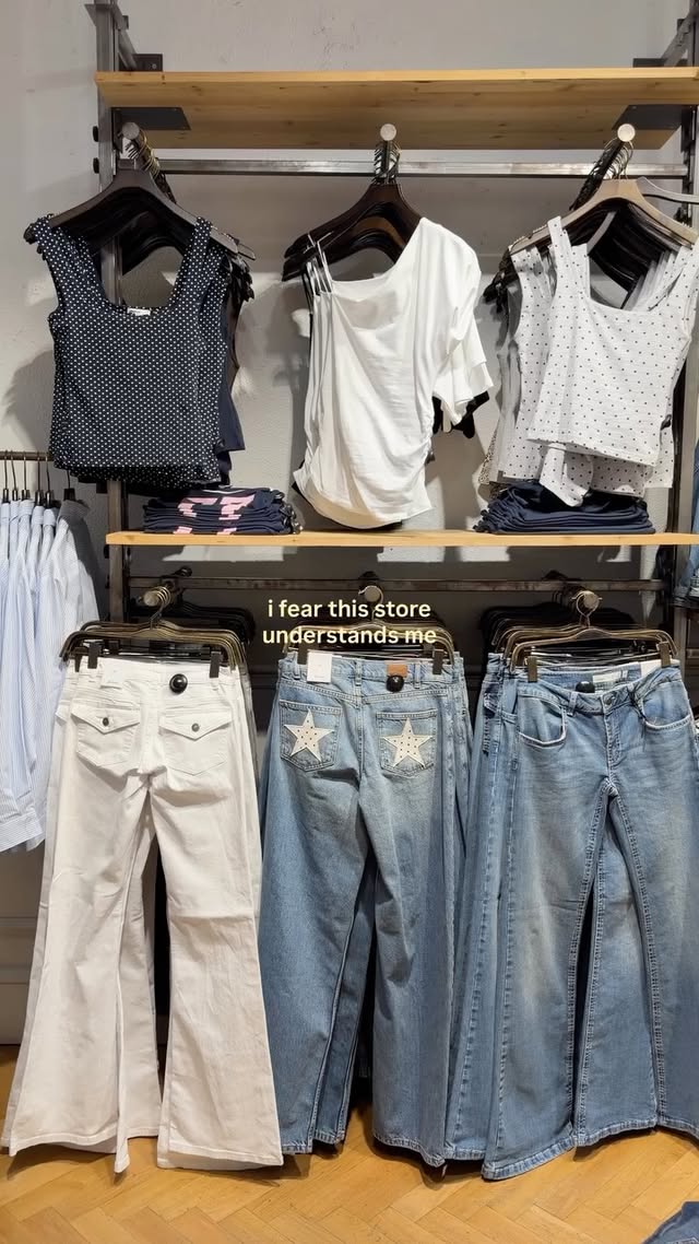 Instagram post by @saraaperr for Subdued. Caption reads: [...] 🤭 send this to your bestie who gets it....
