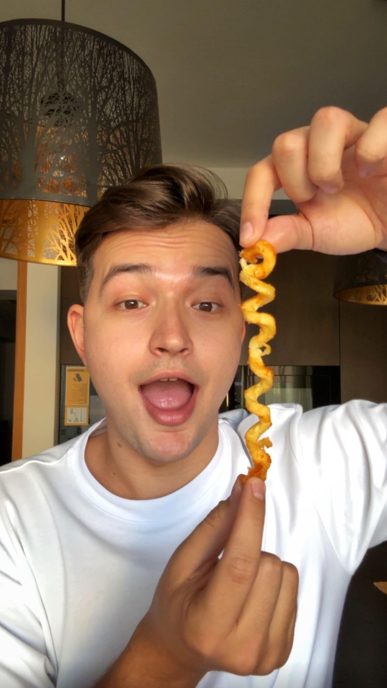 Instagram post by @dan_has_the_munchies for Wolt. Caption reads: BREAKING NEWS: 30% reducere pe @wolt.romania....