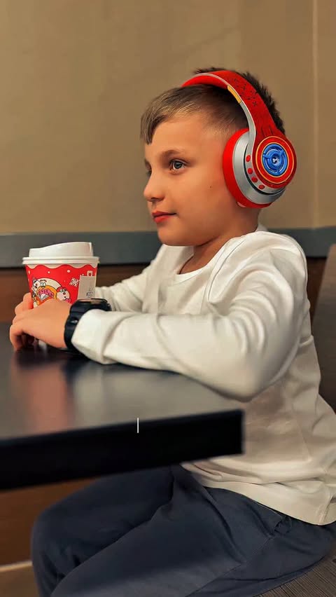 Instagram post by @aksana.yusupova for iClever. Caption reads: AD @icleverkids 🎧✨ Peaceful kids = peaceful....