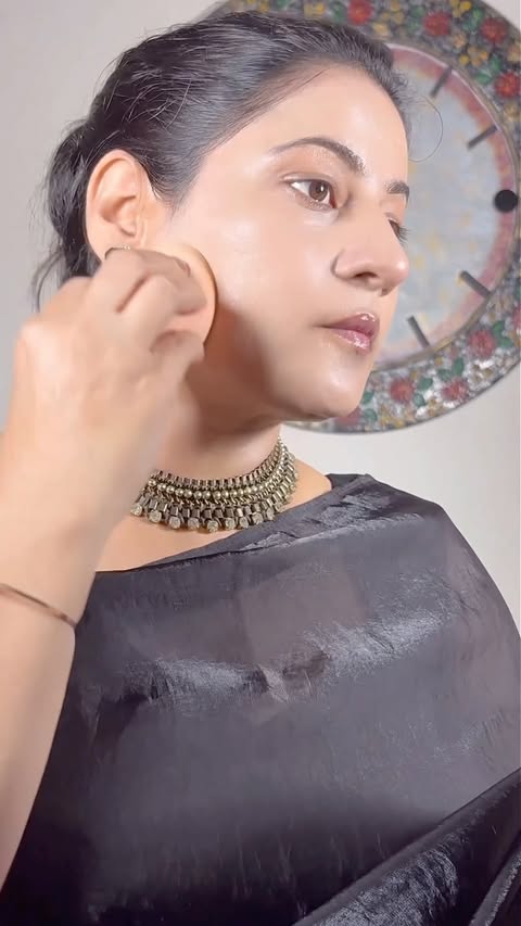 Instagram post by @narinder.kaur26 for Flicka Cosmetics. Caption reads: ✨ Cakey makeup? Patchy base? Your problem might be....