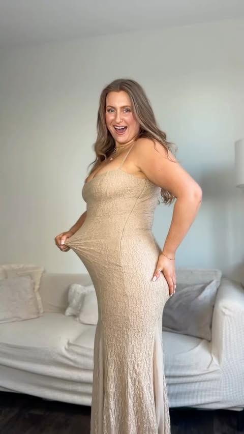 Instagram post by @sophthickfitnesss for Abbott Lyon. Caption reads: Showing up as a wobbly bloated body on your screen....