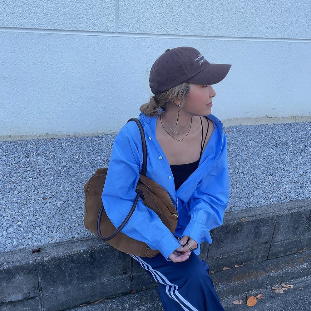 Instagram post by @kayo.912 for Shinzone. Caption reads: 暖かかった日のやつ(今日は震えるくらい寒い🥶

シャツ　@shinzone_official....