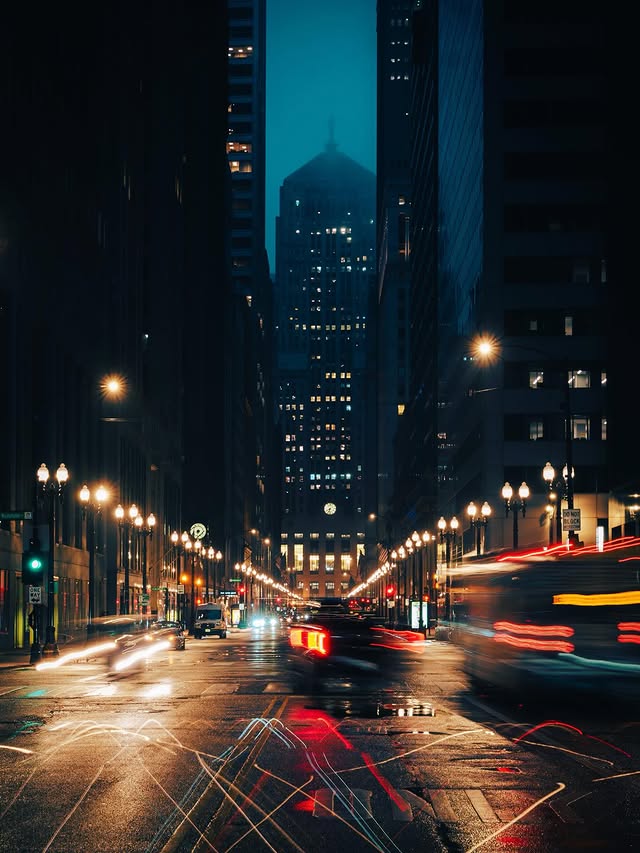 Instagram post by @jn for Choose Chicago. Caption reads: When the city awakens.

[Ads] Is it still high fog....