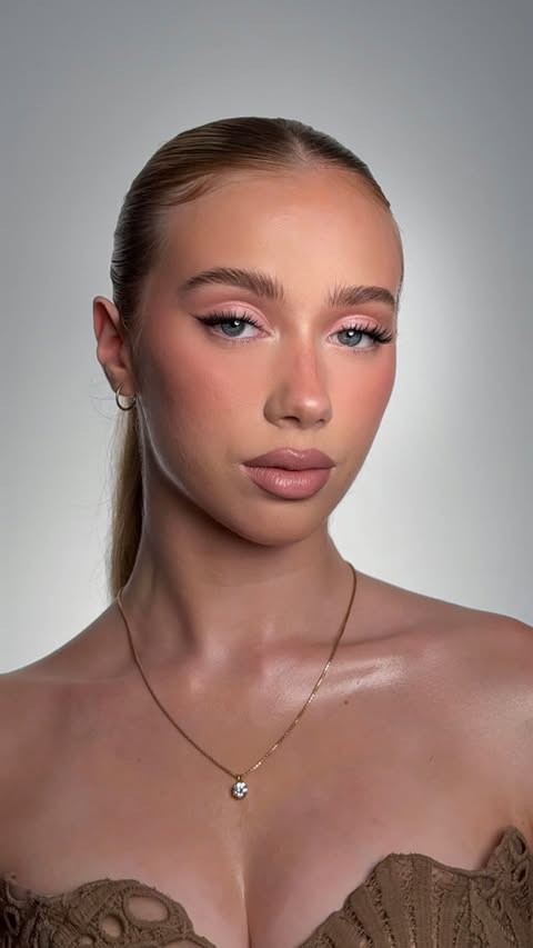 Instagram post by @serena.divito for Clinique Italia. Caption reads: [...] for Serena💗 All products used by....