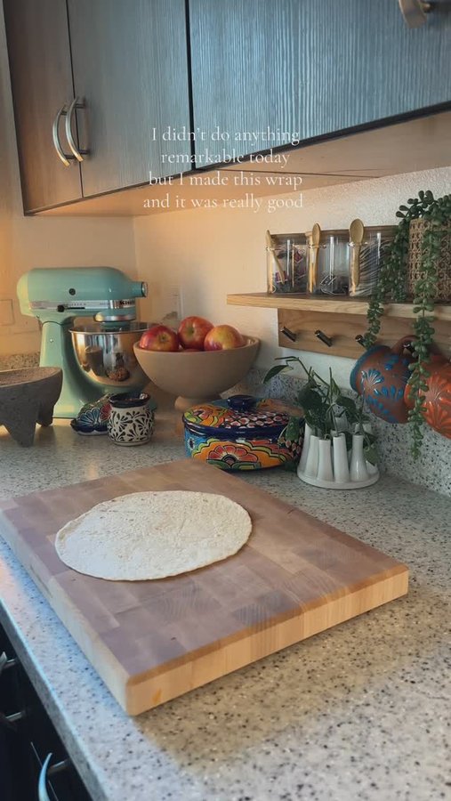 Instagram post by @cleanhappyco for Mezzetta. Caption reads: 1st time trying @mezzetta pickled onions and they....