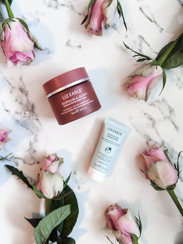 Instagram post by @laurenvdp for Liz Earle Beauty Co.. Caption reads: [...] you’ll know I already love the....