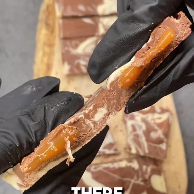 Instagram post by @surpriseboxes19 for Cadbury. Caption reads: Look at the caramel 😍 @cadburyuk please make a....