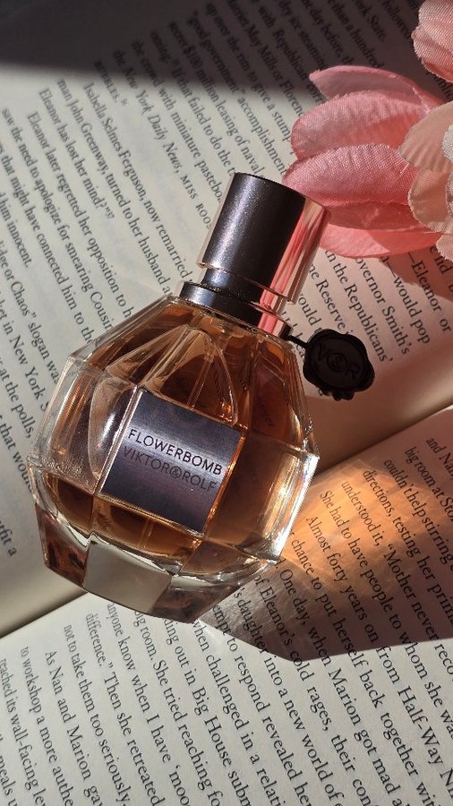 Instagram post by @try_with_me_dc for eCosmetics. Caption reads: Gifted by @ecosmetics

@ecosmetics has

✔️ All....