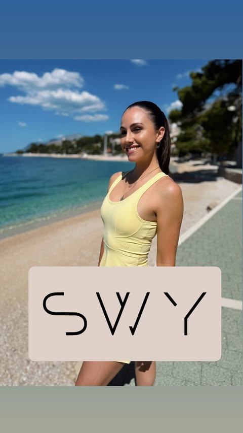 Instagram post by @marianadrazic for SWYbrand. Caption reads: Flowy 2v1 kolekcija @swybrand - Dizajnirana s....
