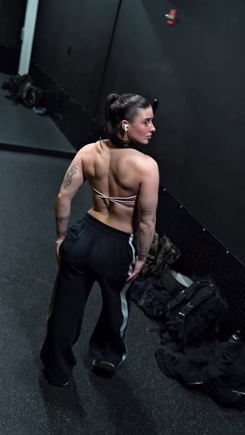 Instagram post by @jessicadesatnick for RYSE Supps. Caption reads: wait til we peel some layers back🤞🏼 @ryse x....