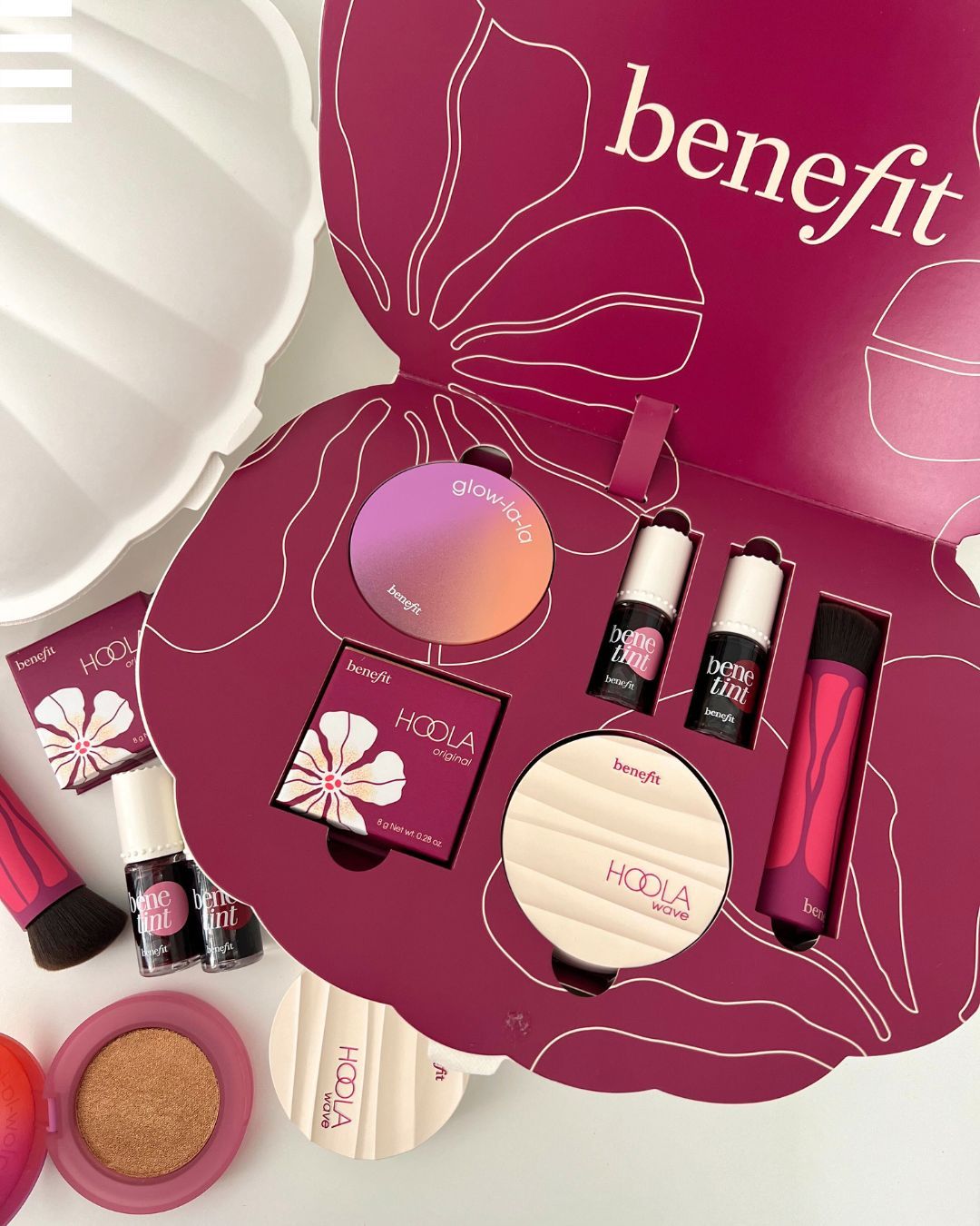 Instagram post by @benefitspain for Sephora. Caption reads: 🐚SORTEO🐚 2 GANADORES⁣
¡Consigue esta PR box con....