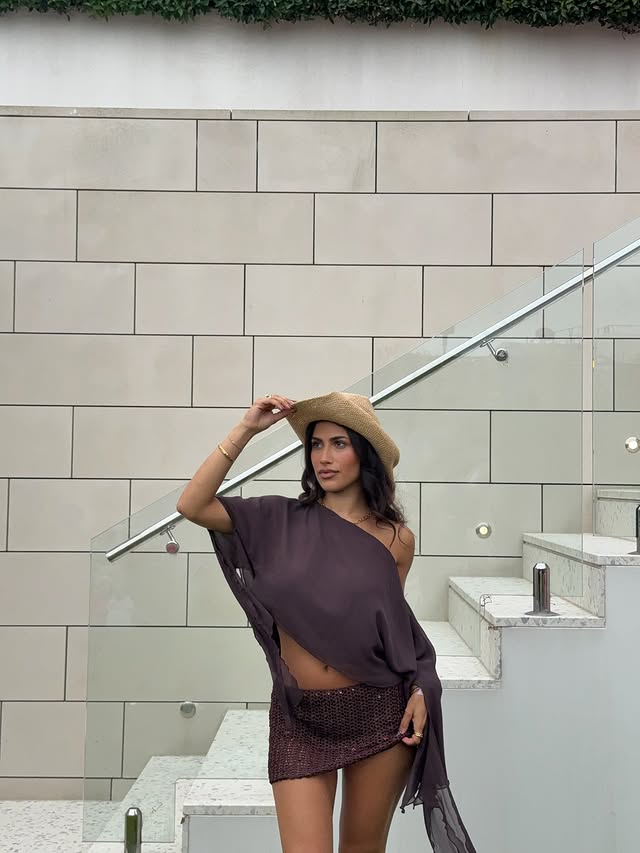 Instagram post by @claudiabonifazio for White Fox. Caption reads: 🤠🐴 

@whitefoxboutique Black Friday sale is....