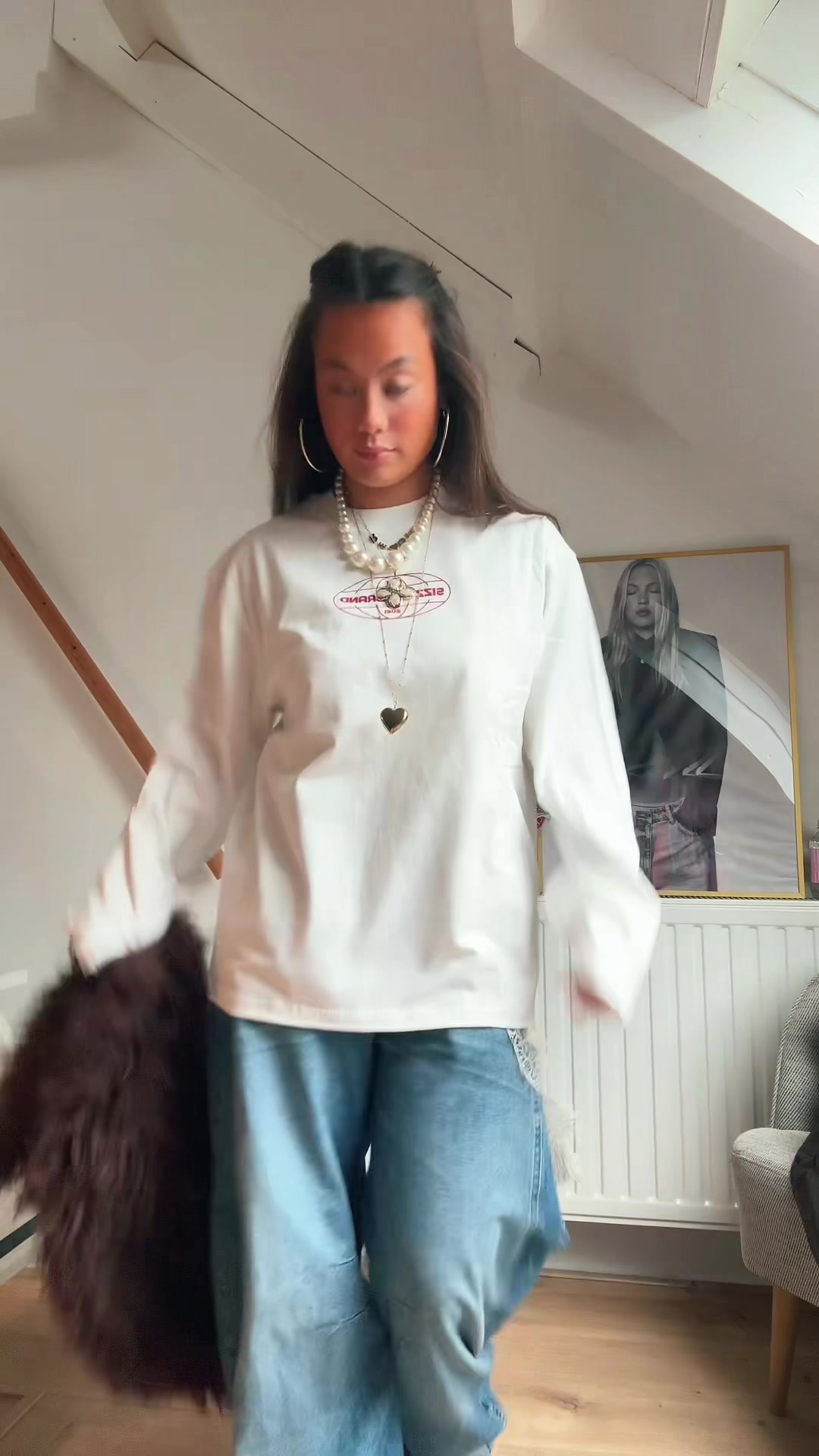 TikTok post by @anandaesmae for SIZZ THE BRAND. Caption reads: @SIZZ the brand Everyday urban collectie nu....