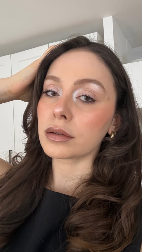 Instagram post by @selingnrl for Maybelline New York DE. Caption reads: My everyday Makeup 🎀💖 (Anzeige) 1. @kikomilano....