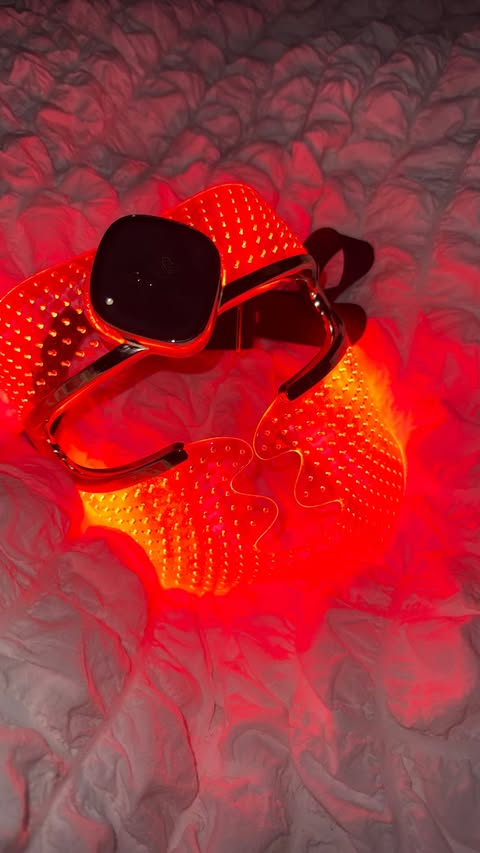 Instagram post by @amanda.raine_ for FOREO. Caption reads: My fave LED mask and all your questions answered!....