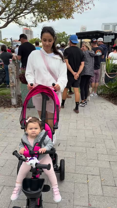 Instagram post by @justgozdem for KRIDDO. Caption reads: Weekend outings made easy 🤍 Loving our KRIDDO....