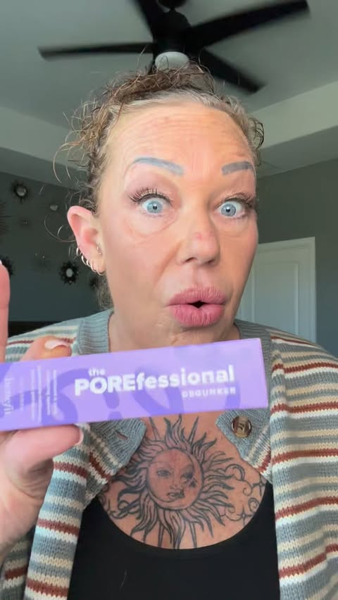 Instagram post by @just_janci for Benefit Cosmetics. Caption reads: @benefitclubpinkus @benefitcosmetics 
⭐️⭐️𝘼𝙍𝙀....