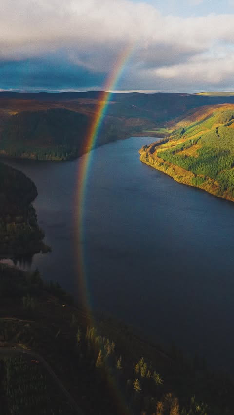 Instagram post by @benjam for VIVOBAREFOOT. Caption reads: North Wales - first day 🏴󠁧󠁢󠁷󠁬󠁳󠁿

Deep Soul....