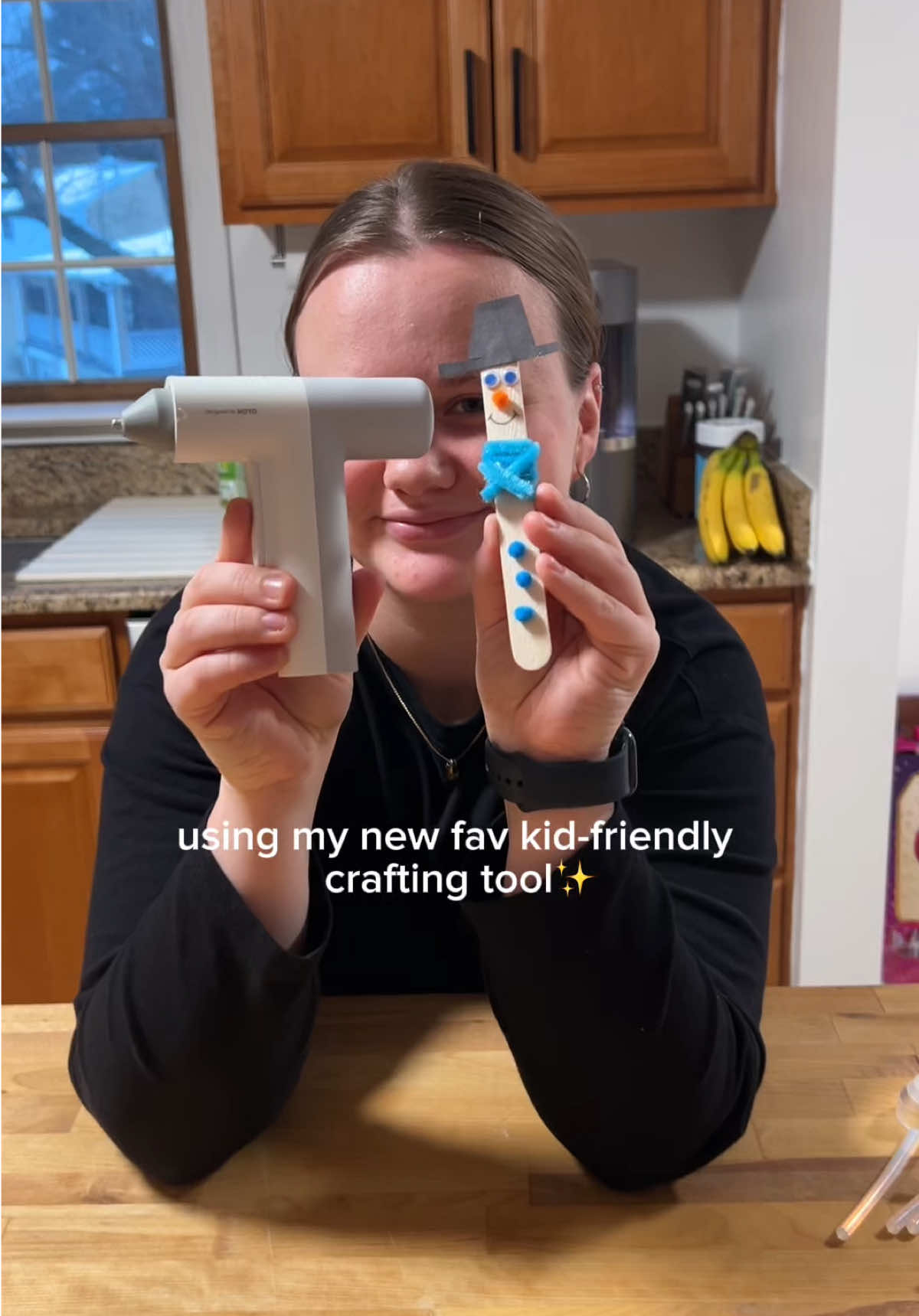 TikTok post by @laura_lucks for HOTO Tools. Caption reads: [...] to craft with your kids or quick diys✨....