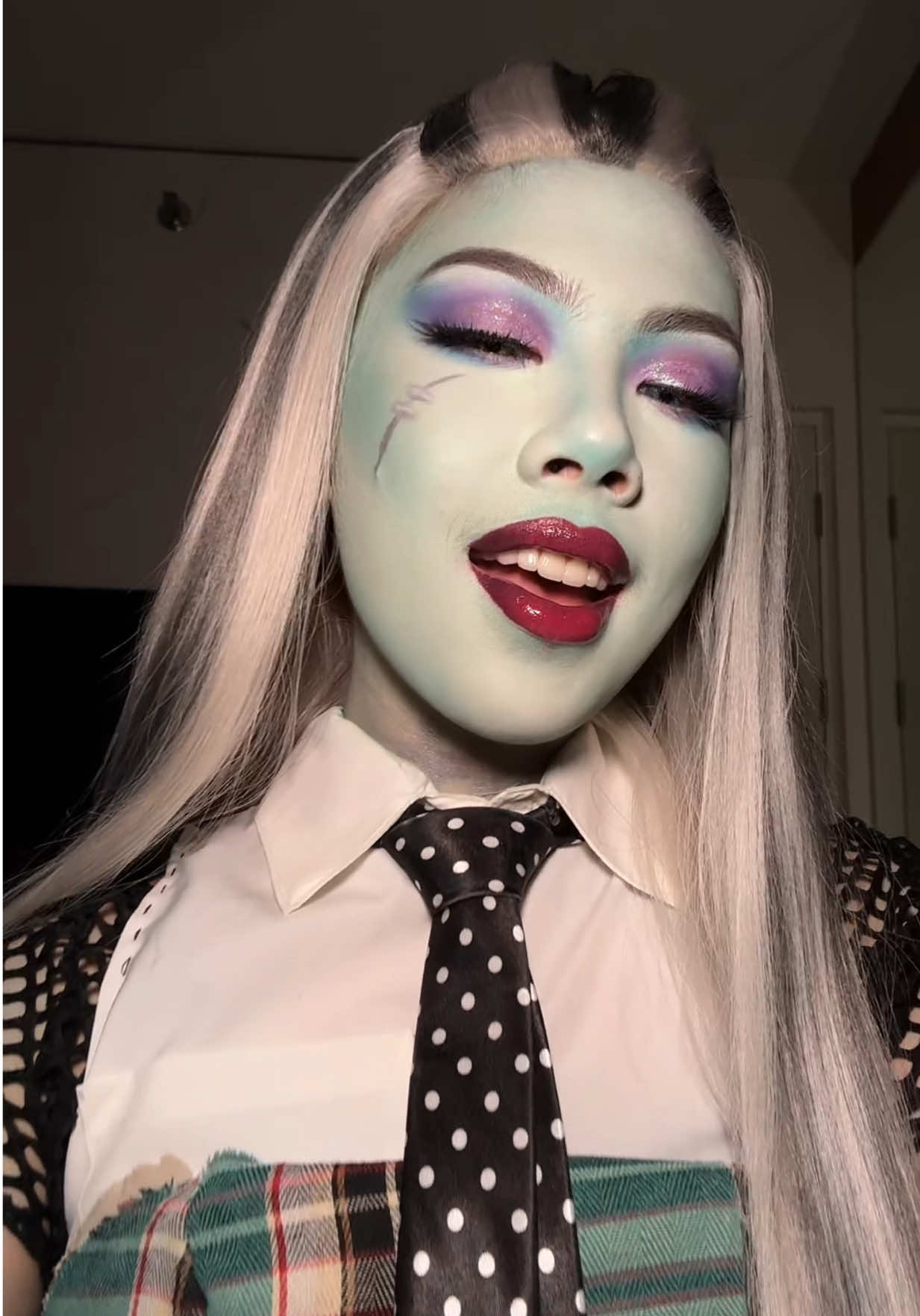 TikTok post by @triciambeguiaa for Monster High. Caption reads: m o n s t e r !!! #frankie #monsterhigh @Monster....