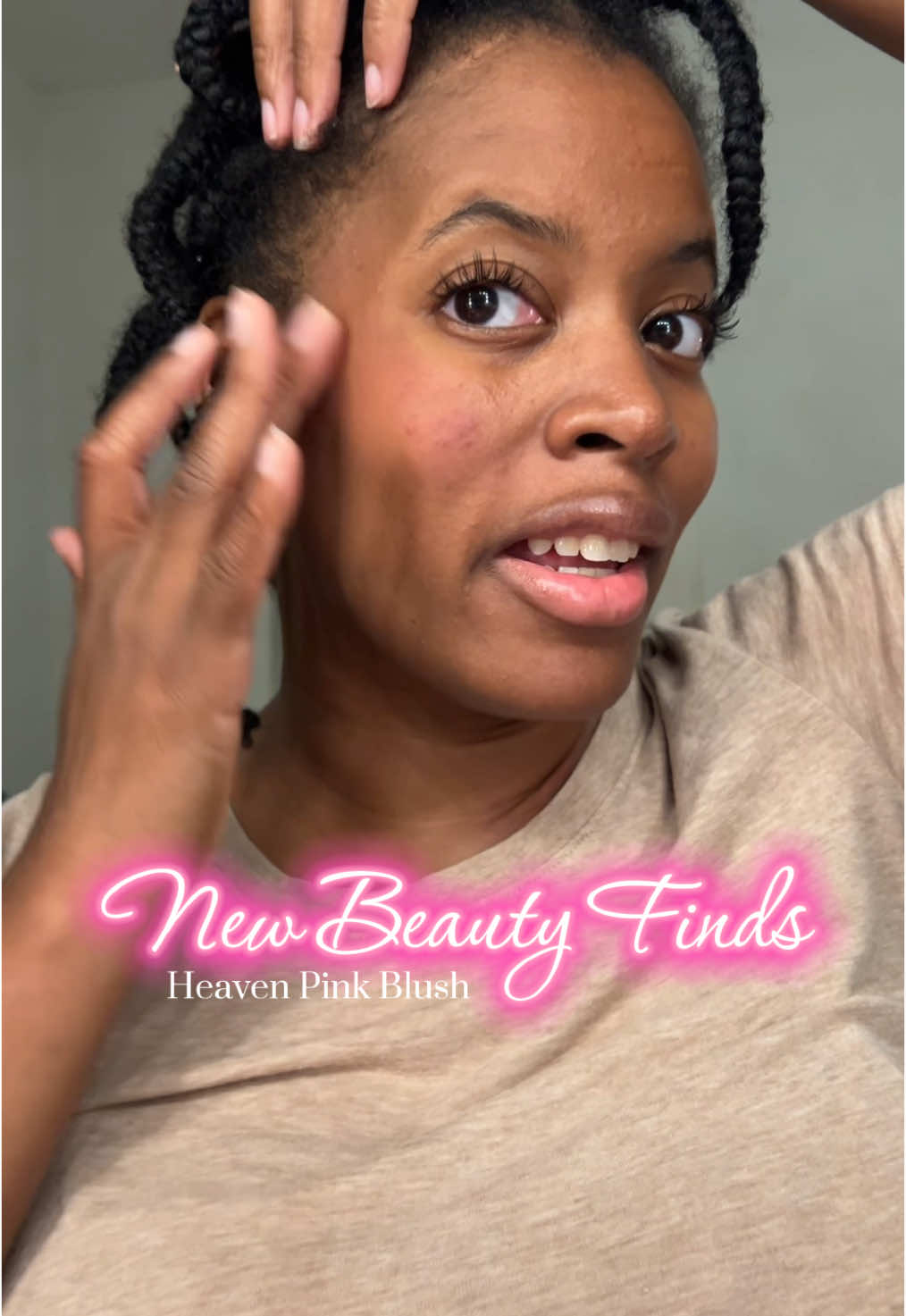 TikTok post by @luvdesimonique for Heaven Pink. Caption reads: [...] cream blush 💖#creamblush #mudblush....