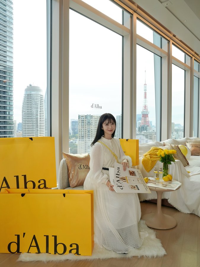 Instagram post by @misato_ichiki for d’Alba. Caption reads: [...] in Tokyo❤︎🗼✨ d'Albaの新しいコミュニティ....