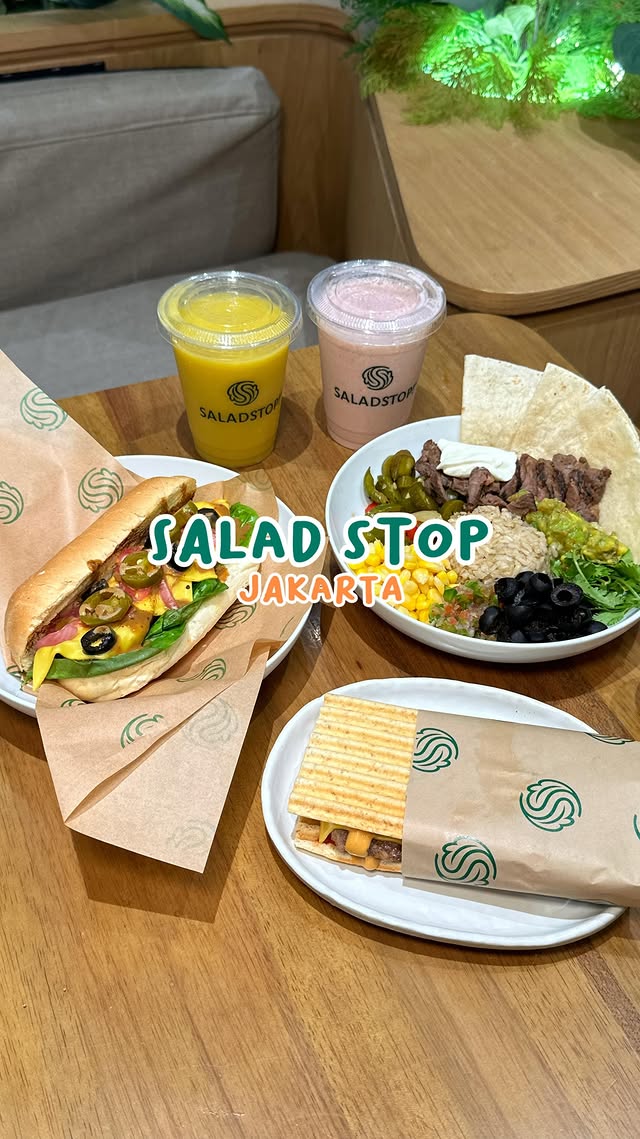 Instagram post by @jo.eaty for SaladStop!. Caption reads: Menu yang ini sih 🙂‍↕️👌🏻 Enak enak semua lagi,....