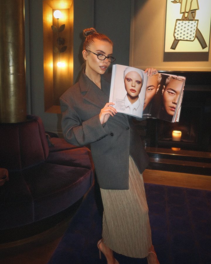 Instagram post by @alionagris for Source Unknown. Caption reads: me, but make it @tushmagazine <3
full face....