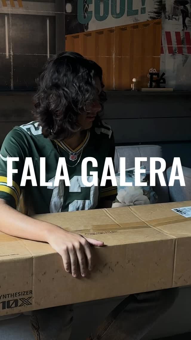 Instagram post by @davihortabh for Roland. Caption reads: O NOVO XPS-10X 🧡
Tenho uma história muito legal....