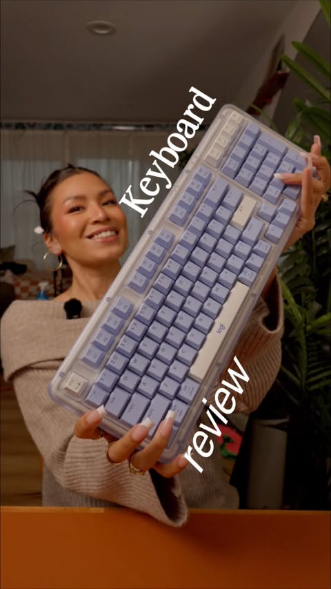 Instagram post by @juliageezy for Logitech. Caption reads: [...] 💅🏽 which one was your favorite? ✨....